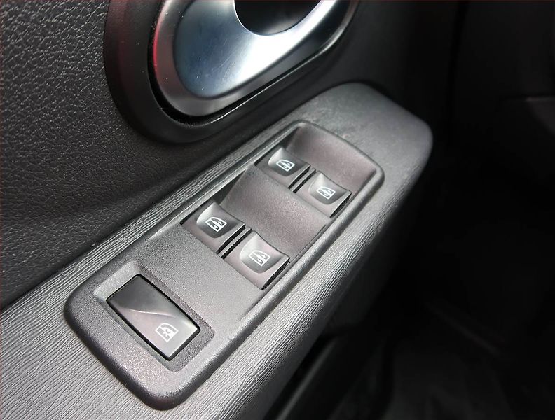 Dacia Lodgy (2019) Stepway 1.6 SCe, LPG, 7 míst - fotka 17 z 19