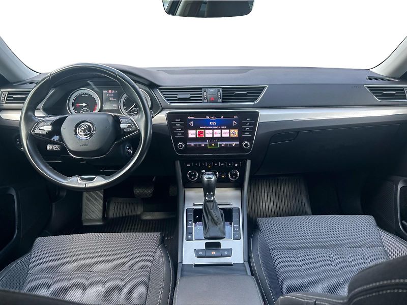 Škoda Superb 2.0TDI 147kW DSG - fotka 10 z 25