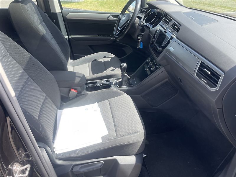 Volkswagen Touran 2,0 TDi 110kw Highline Panoram - fotka 14 z 48