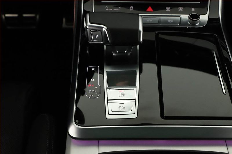 Audi Q8 (2022) 50 TDI - fotka 10 z 29