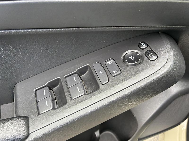 Honda HR-V (2022) 1,5 e-HEV Elegance * ZÁRUKA * - fotka 10 z 22
