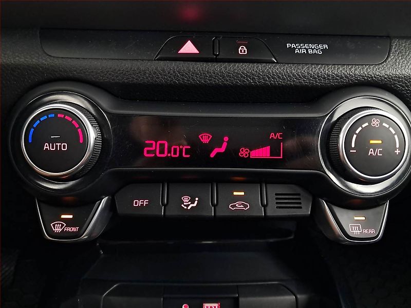 Kia Stonic (2020) 1.25 CVVT, Serv.kniha, Navi - fotka 13 z 18