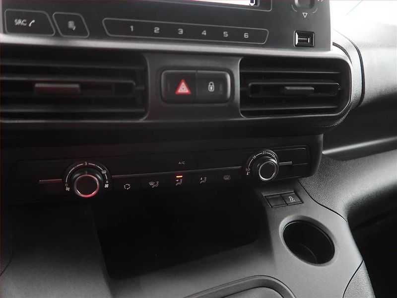 Opel Combo (2023) 1.5 CDTI, ČR, DPH - fotka 12 z 15