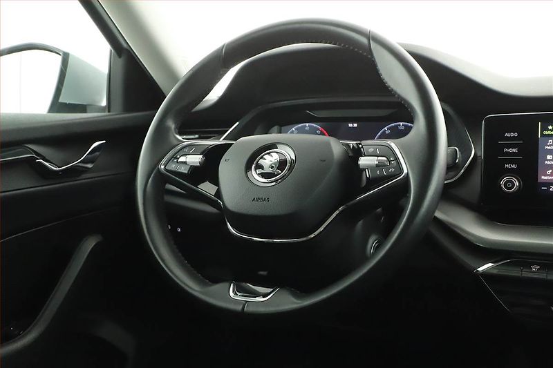 Škoda Octavia (2023) Ambition 2.0 TDI, ČR,1.maj - fotka 8 z 20