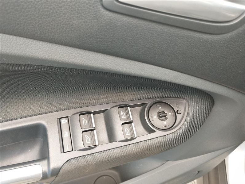 Ford C-MAX 2,0 TDCi 85KW AUTOMAT - fotka 17 z 20