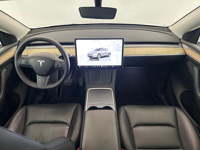 Tesla Model Y (2023) RWD LFP | Tažné 1 600 kg - fotka 7 z 7