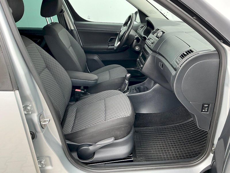 Škoda Roomster (2015) 1.2 TSI Style - fotka 15 z 23