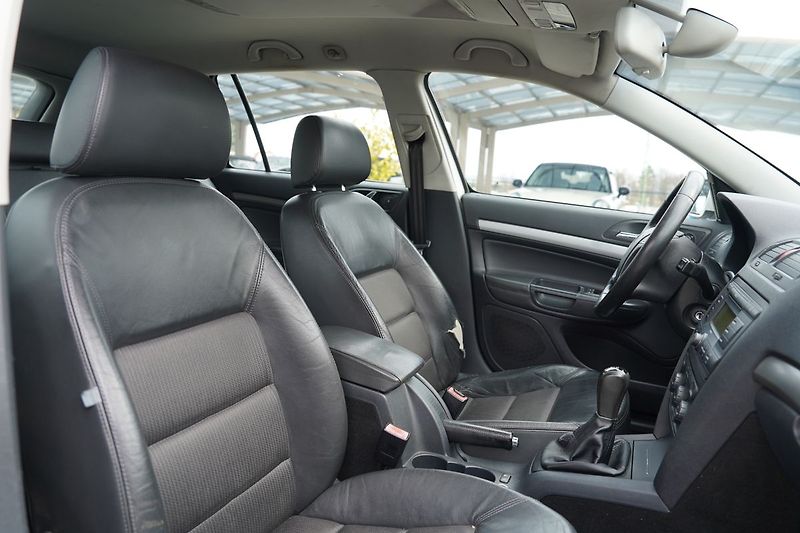 Škoda Octavia 1.6 FSI/116PS/Elegance/kůže/ČR - fotka 28 z 39