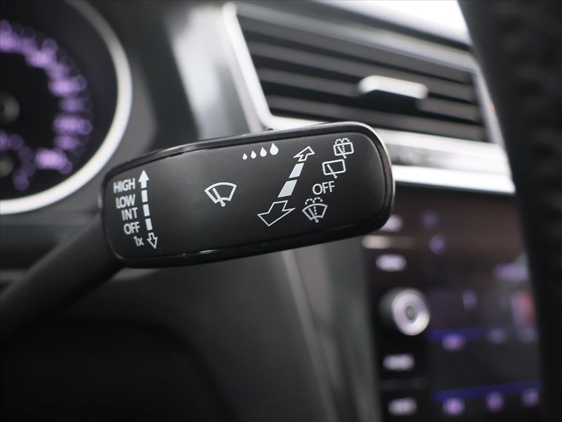 Volkswagen Tiguan 1,4 TSI Sound edice matrix pan - fotka 18 z 31