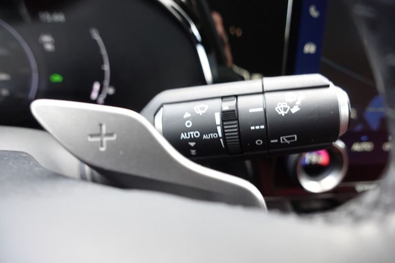 Lexus NX 350h NX350h Executive Top 4x4 - fotka 30 z 34