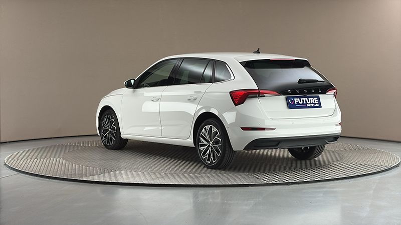 Škoda Scala 1.5 TSI DSG Style - fotka 2 z 34