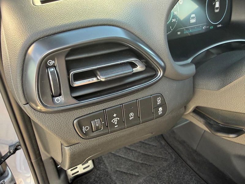 Hyundai i30 1.5 T-GDI MHEV DCT N-Line - fotka 14 z 28