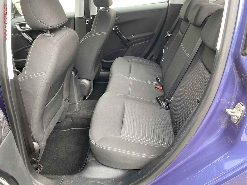 Peugeot 208 (2017) 1.2 PT, Allure, navi - fotka 10 z 15
