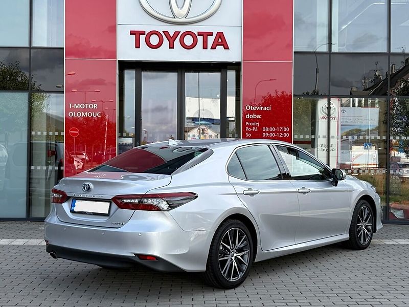 Toyota Camry 2,5 Hybrid  Executive VIP - fotka 3 z 20