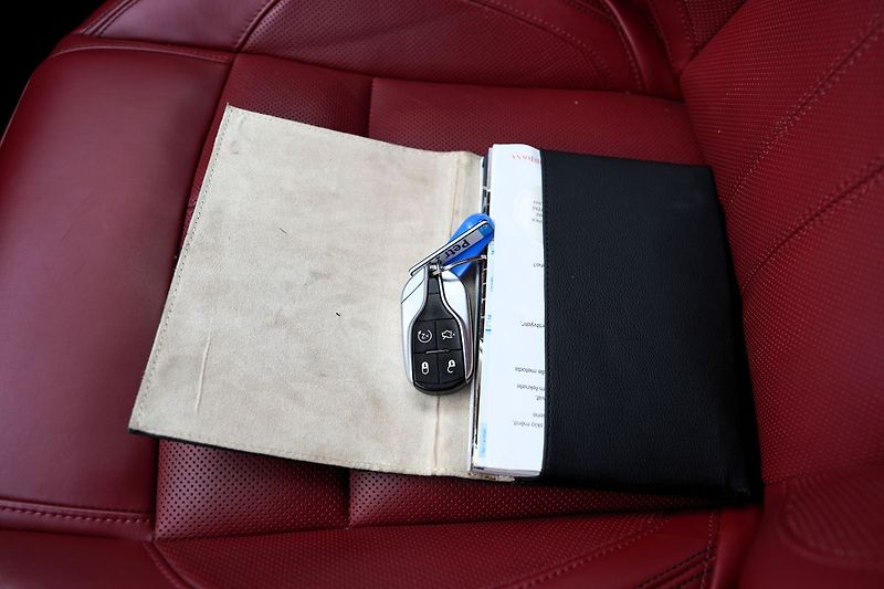 Maserati Quattroporte S Q4 3.0i V6/410 PS/automat/B& - fotka 43 z 50