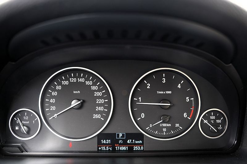 BMW X3 2.0d sDrive/AT/150 PS/šíbr - fotka 32 z 40