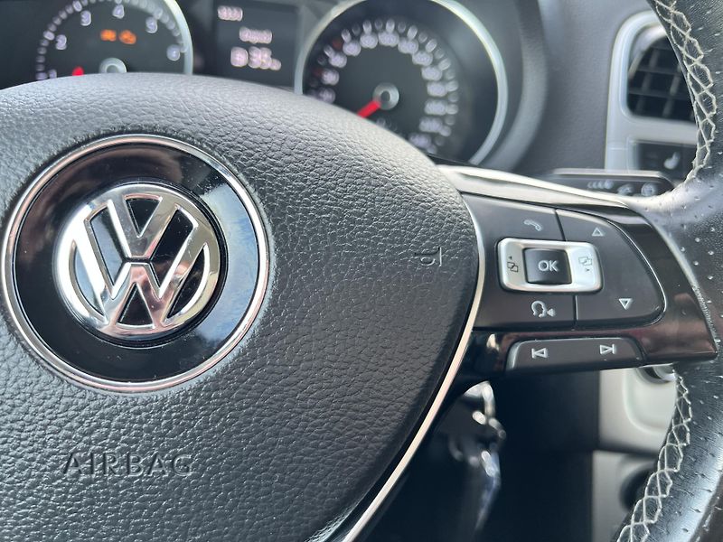 Volkswagen Polo Cross 1.0MPi 55kw TEMPOMAT ALU - fotka 18 z 49