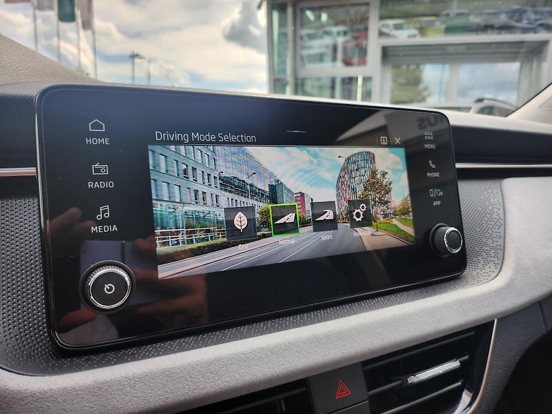 Škoda Scala Top Selection 1.0 TSI 85kW DSG - fotka 19 z 27