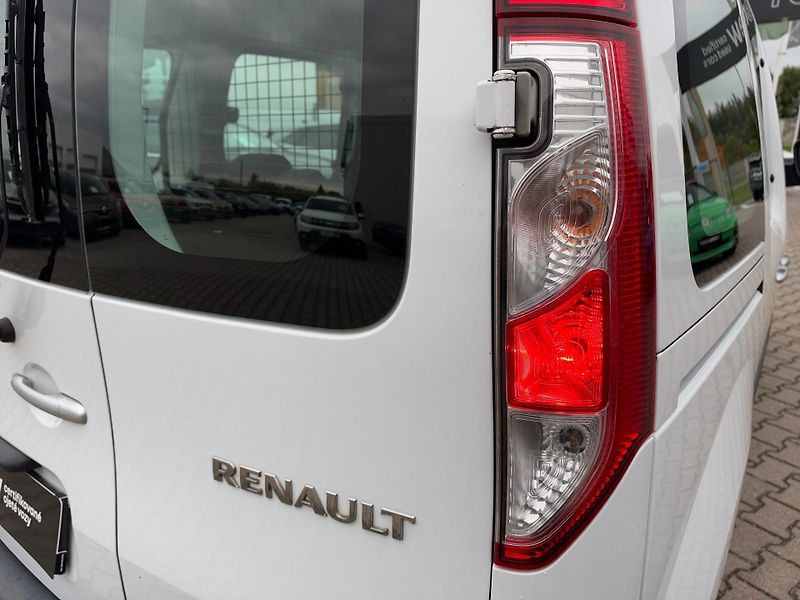 Renault Kangoo (2021) 1,5 dCi 70 kW Life ČR 1. maj. - fotka 12 z 25