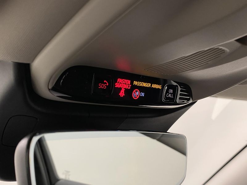 Volvo V60 CC B5 AWD MOMENTUM AUT - fotka 31 z 53