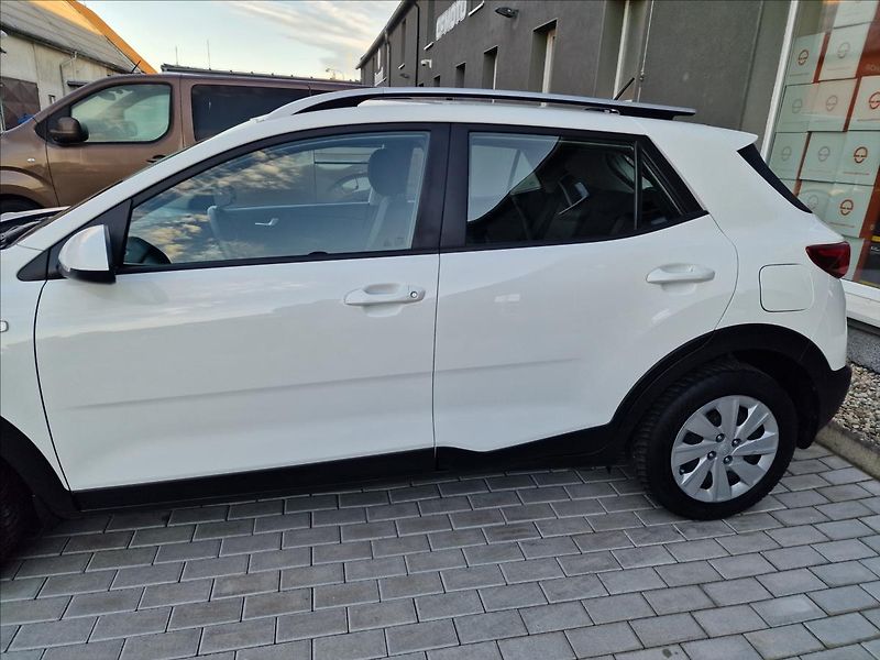 Kia Stonic 1.2 DPI 62kW Comfort,ČR,1.Maj - fotka 41 z 47