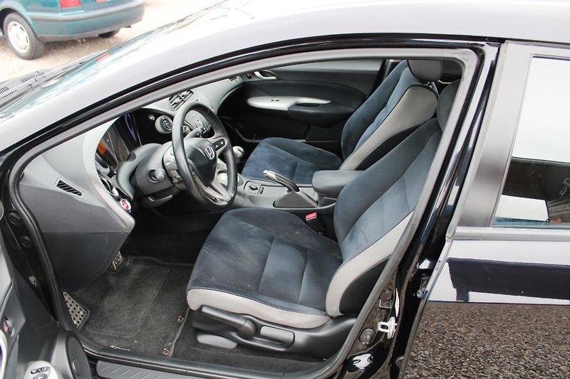 Honda Civic (2007) 1,4i KLIMA EL.OKNA ALUKOLA - fotka 9 z 15