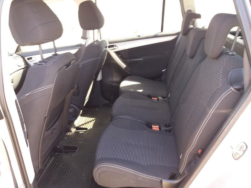 Citroën Grand C4 Picasso 1.6 16V,7.MÍST,SERV.KNÍŽKA!! - fotka 13 z 17