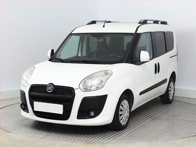 Fiat Dobló (2011) 1.6 MultiJet, 5Míst - fotka 2 z 11