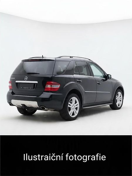 Mercedes-Benz Třídy M ML350I 3,5 V6 4MATIC AUT. - fotka 1 z 2