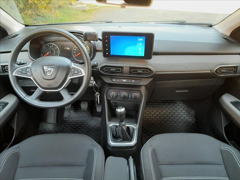 Dacia Sandero 1,0 SCe 49kW - fotka 31 z 48