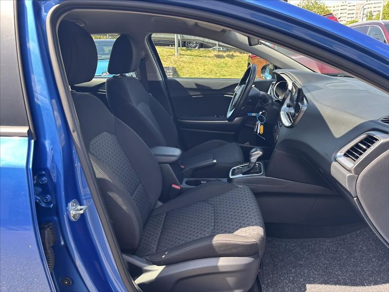 Kia Ceed 1,5 TGDi AT Spin ZÁRUKA KAMERA - fotka 15 z 40