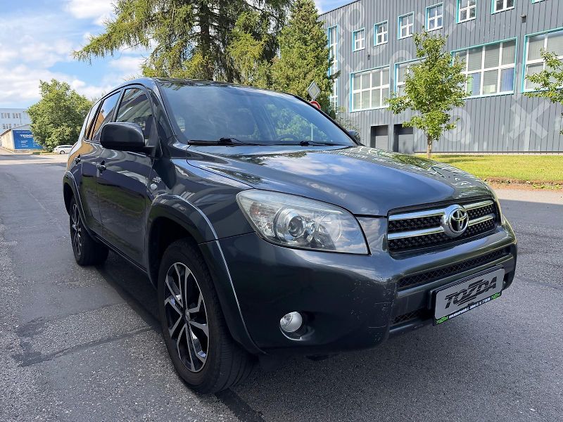 Toyota RAV4 2,2 D4-D 4WD / 130 kW /  - fotka 6 z 27
