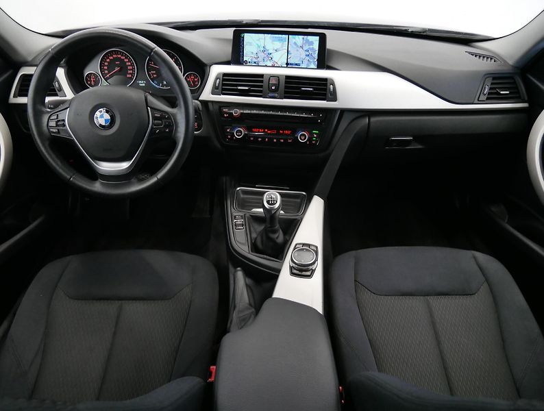 BMW Řada 3 - fotka 5 z 25