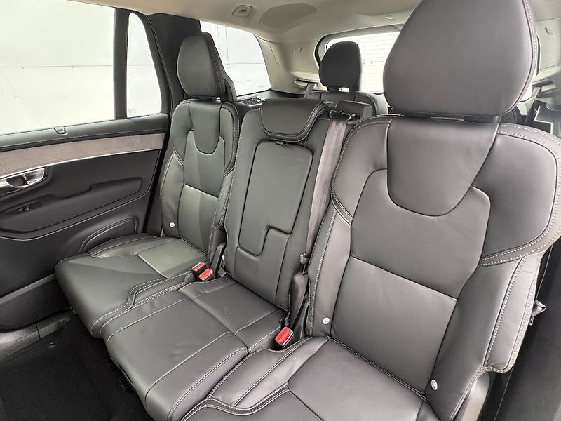 Volvo XC90 Plus Bright B5 184kW - fotka 13 z 18