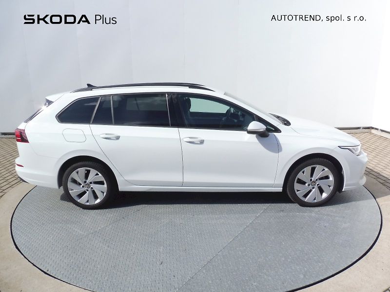 Volkswagen Golf Variant (2024) Life 1,5 TSI 85kW - fotka 24 z 24