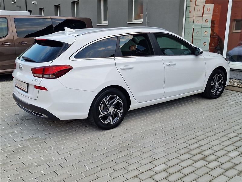 Hyundai i30 1.0T-Gdi Smart Kombi,ČR,1.Maj - fotka 11 z 50