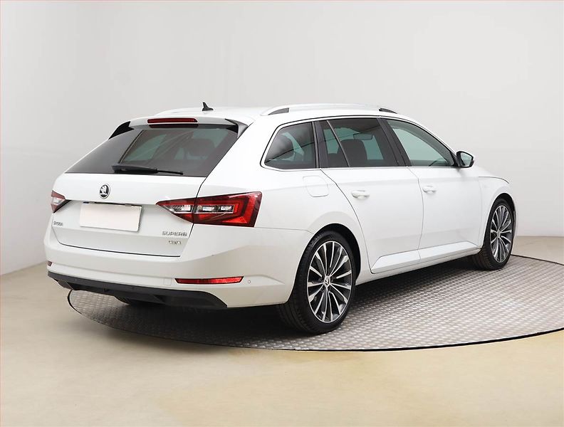 Škoda Superb (2016) Laurin&Klement 2.0 TDI, 4X4 - fotka 5 z 24