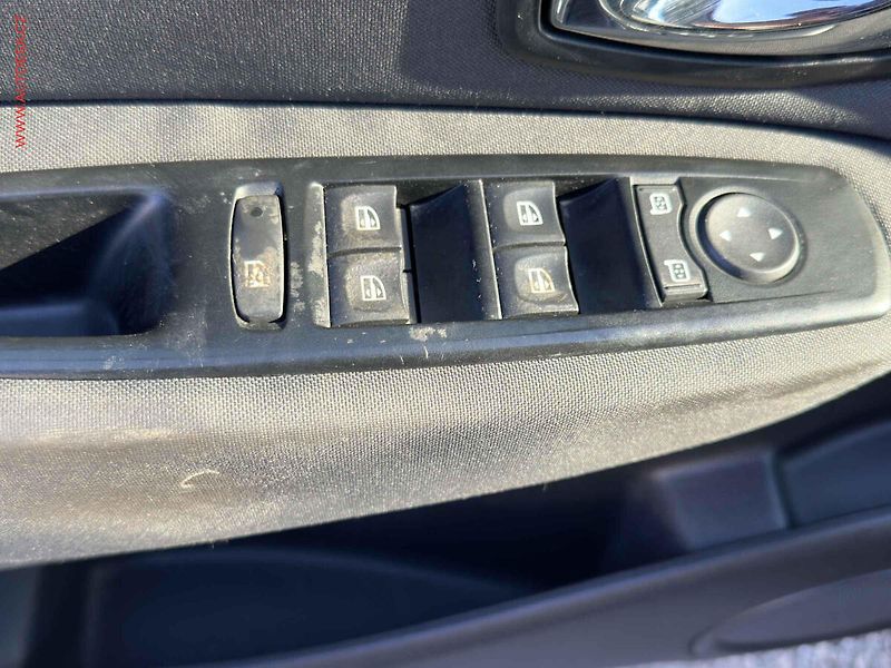 Renault Scénic (2013) 1.5 dCi, navi, autoAC - fotka 11 z 20