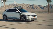 Hyundai Ioniq 5 Robotaxi dostal řidičský průkaz