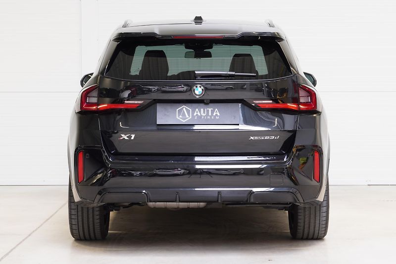BMW X1 Xdrive23d,M-Paket,DPH,PAMĚTI - fotka 7 z 34