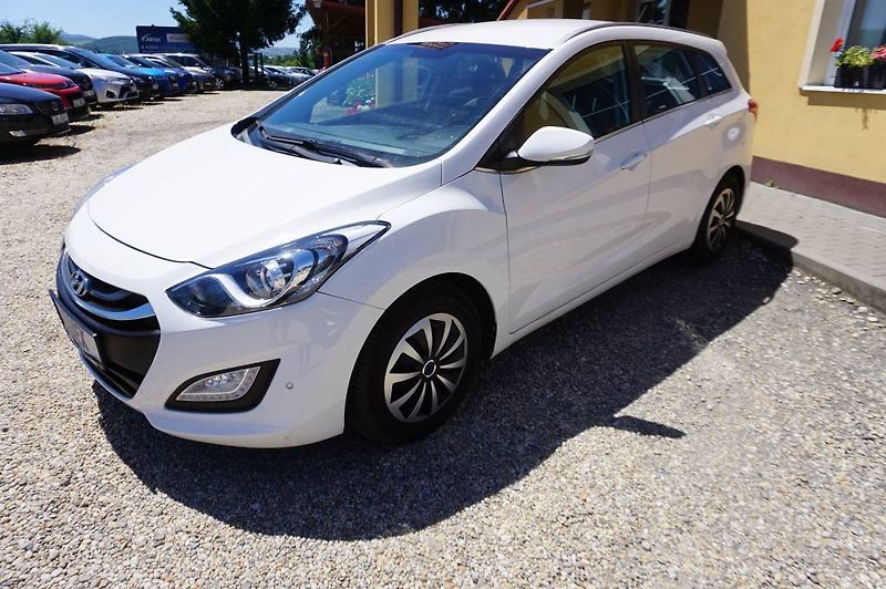 Hyundai i30 (2015) 1,6 1.Majitel  nové v ČR - fotka 2 z 33