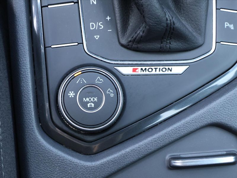 Volkswagen Tiguan 2,0 TDI 110kW 4M DSG Highline - fotka 25 z 32