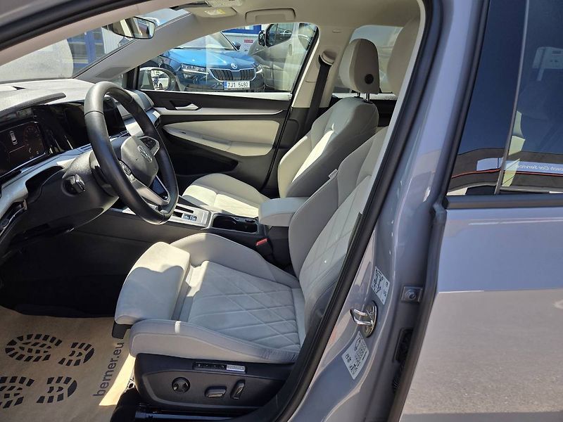 Volkswagen Golf (2023) 2.0 TDI DSG - fotka 8 z 39