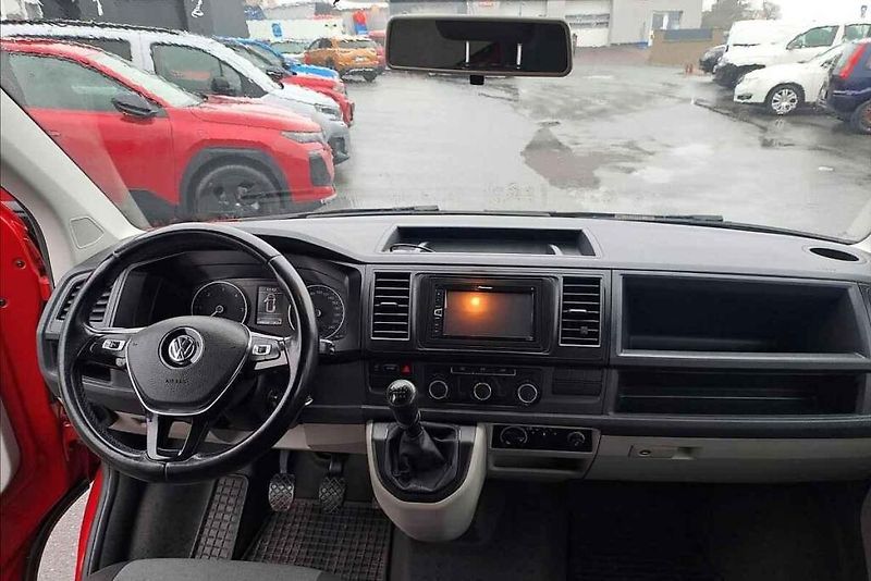 Volkswagen Transporter T6 2.0 TDI.