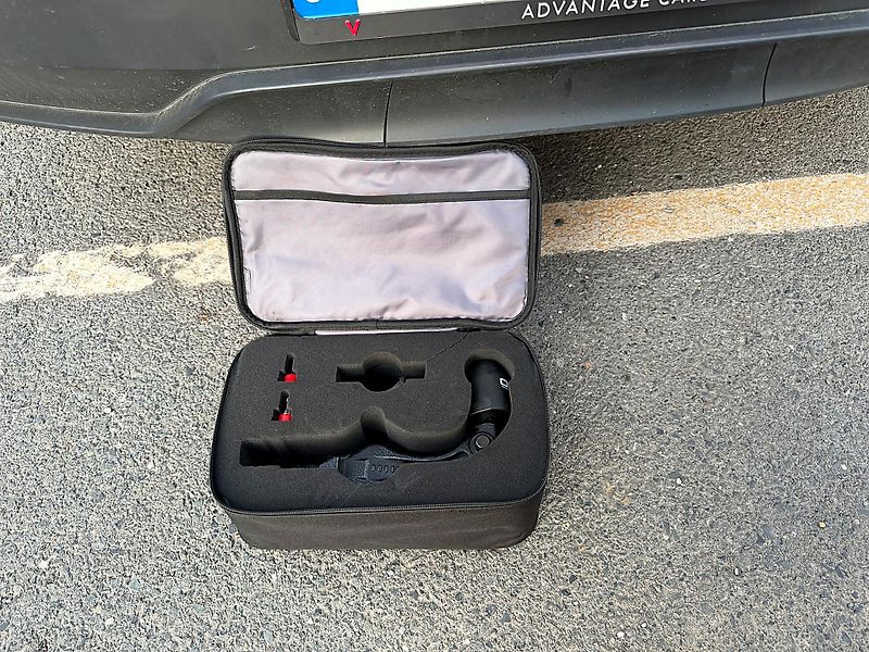 Tesla Model Y (2025) LongRange, ČR, Tažné - fotka 16 z 17