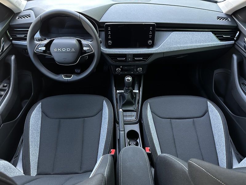 Škoda Kamiq 1.0TSi 116PS KAMERA+PDC P/Z Sm - fotka 35 z 42
