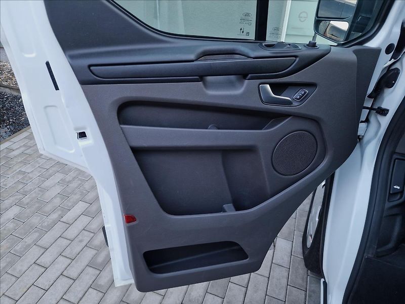 Ford Transit Custom 2.0TDCi Trend L1,ČR,1.Majitel - fotka 33 z 44