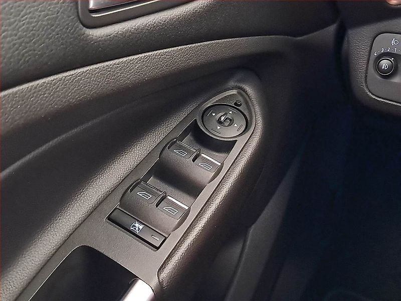 Ford Kuga (2014) 2.0 TDCi, 4X4, Tempomat - fotka 15 z 17