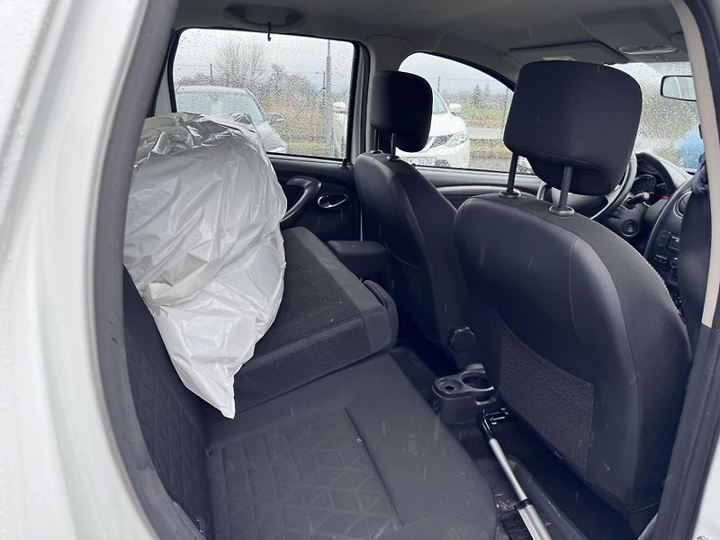 Dacia Duster 1.5 DCi, 80 kW, 128 tis km - fotka 15 z 16