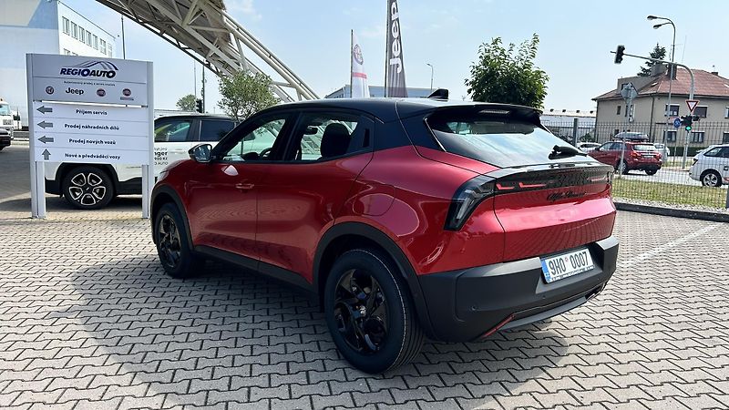 Alfa Romeo Junior 1.2T 145k Ibrida - fotka 8 z 14